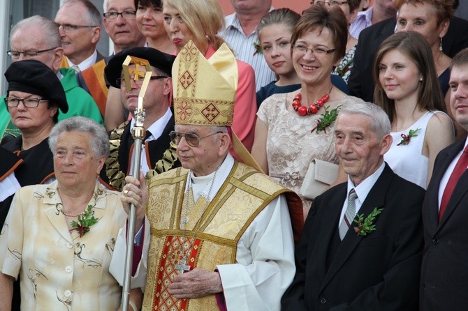 Biskup Alojzy Orszulik na swoim jubileuszu w Żorach