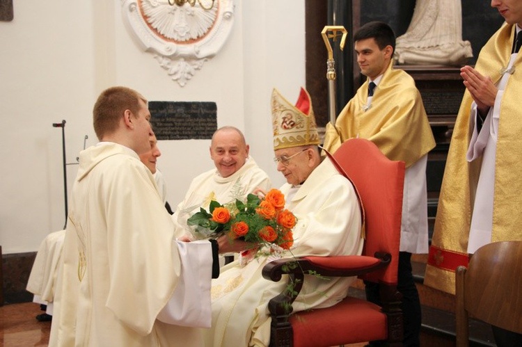 Śp. bp Alojzy Orszulik w kadrach "Gościa Łowickiego", cz. 2