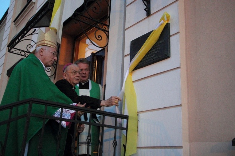 Śp. bp Alojzy Orszulik w kadrach "Gościa Łowickiego", cz. 2