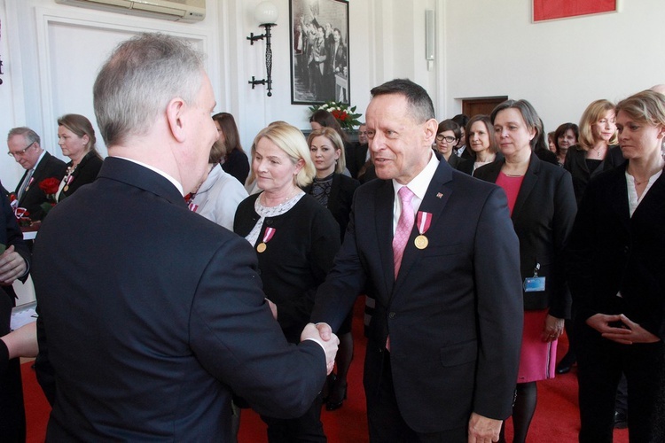 Wręczenie medalu "Za długoletnią służbę"