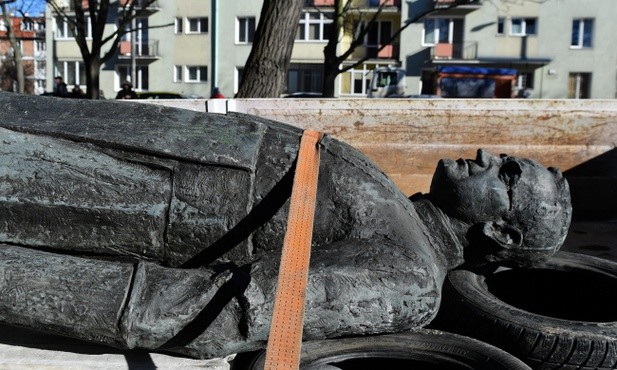 Gdańsk: Nie doszło do ponownego postawienia pomnika ks. Jankowskiego