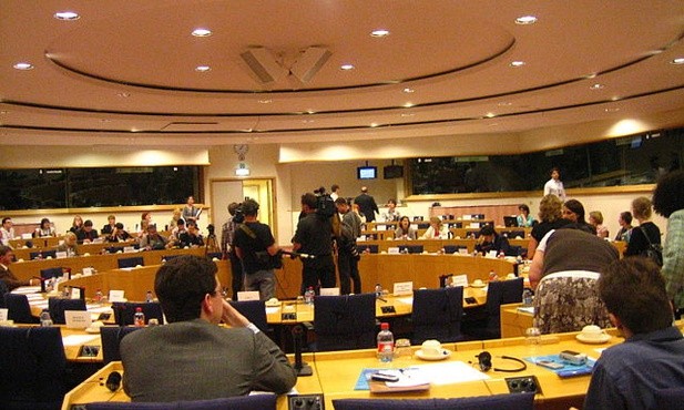 Sala posiedzeń jednej z komisji Parlamentu Europejskiego w Brukseli.