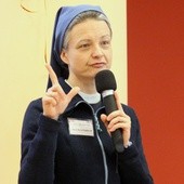 Siostra Anna Maria Pudełko należy do Instytutu Królowej Apostołów dla powołań