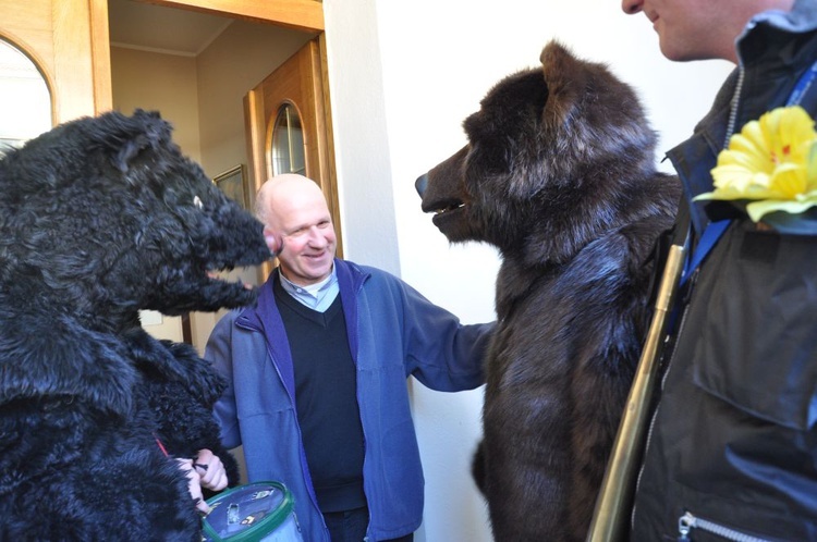 Wodzenie niedźwiedzia w Dębiu