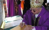 Śp. bp Alojzy Orszulik w kadrach "Gościa Łowickiego", cz. 1