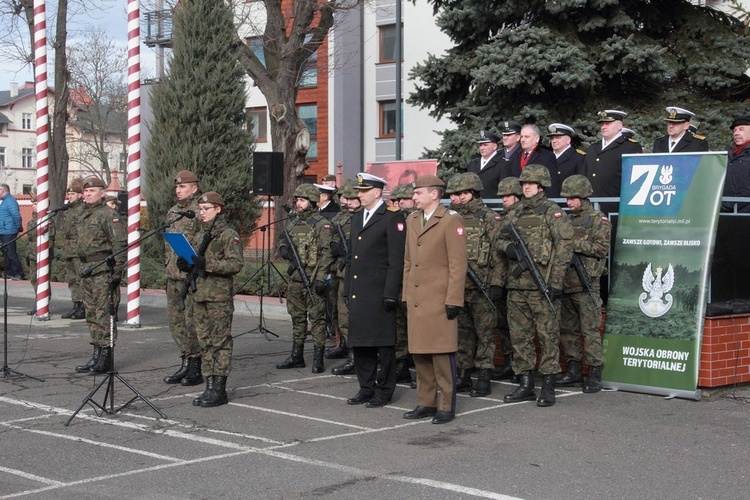 Przysięga żołnierzy 7 Pomorskiej Brygady OT