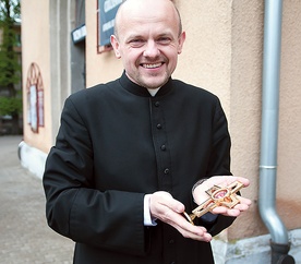 ▲	Święty Andrzej „przyjechał” tu razem z pierwszymi mieszkańcami. Od 2016 r. jest obecny w mieście także w swoich relikwiach.