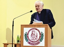 W czasie wykładu w świdnickim seminarium.
