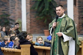 ks. Paweł Antosiak w parafii pw. NMP Królowej Polski w Świdnicy.