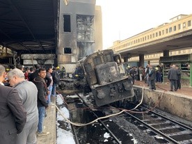 Co najmniej 25 zabitych, blisko 50 rannych w pożarze na dworcu w Kairze