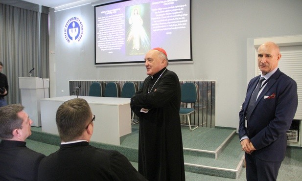 Po Eucharystii kard. Kazimierz Nycz dziękował dyrektorowi instytutu oraz personelowi za opiekę medyczną, ale też udostępnienie chorym miejsca modlitwy i duchowego wzmocnienia