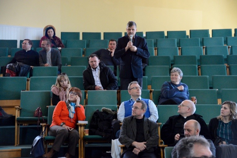 Sympozjum pt. "Ks. Krzysztof Grzywocz - człowiek spotkania"