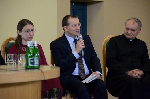 Sympozjum pt. "Ks. Krzysztof Grzywocz - człowiek spotkania"