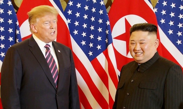 Zakończył się pierwszy dzień szczytu Trump-Kim w Hanoi