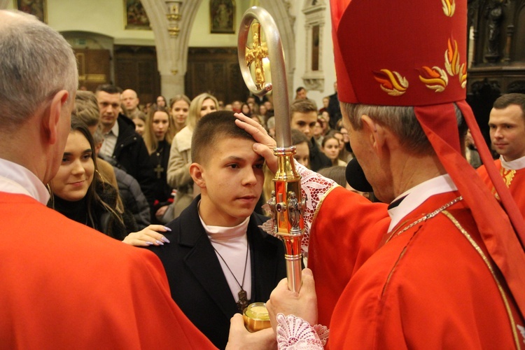 Bierzmowanie w tarnowskiej katedrze