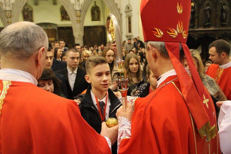 Bierzmowanie w tarnowskiej katedrze