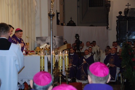 Uroczystości pogrzebowe śp. bp. Alojzego Orszulika - cz. I