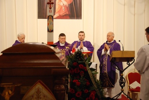 Uroczystości pogrzebowe śp. bp. Alojzego Orszulika - cz. I