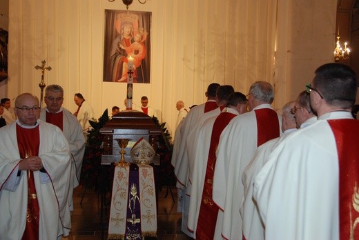 Uroczystości pogrzebowe śp. bp. Alojzego Orszulika - cz. I