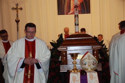 Uroczystości pogrzebowe śp. bp. Alojzego Orszulika - cz. I