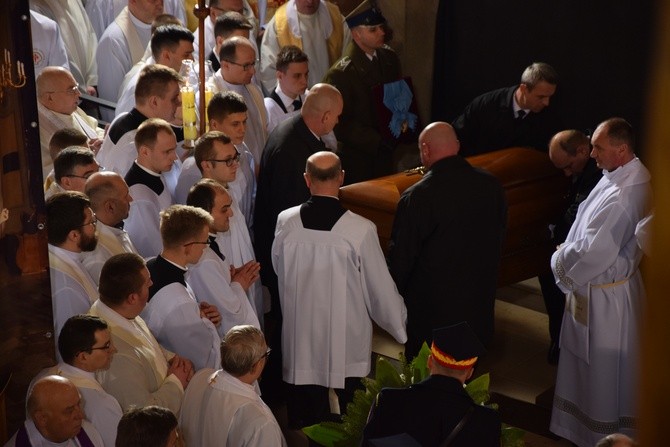 Uroczystości pogrzebowe śp. bp. A. Orszulika - cz. 2