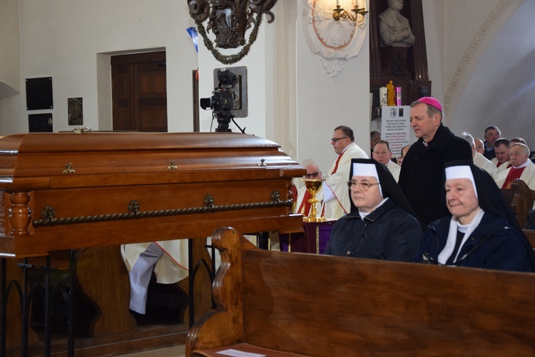 Uroczystości pogrzebowe śp. bp. A. Orszulika - cz. 2