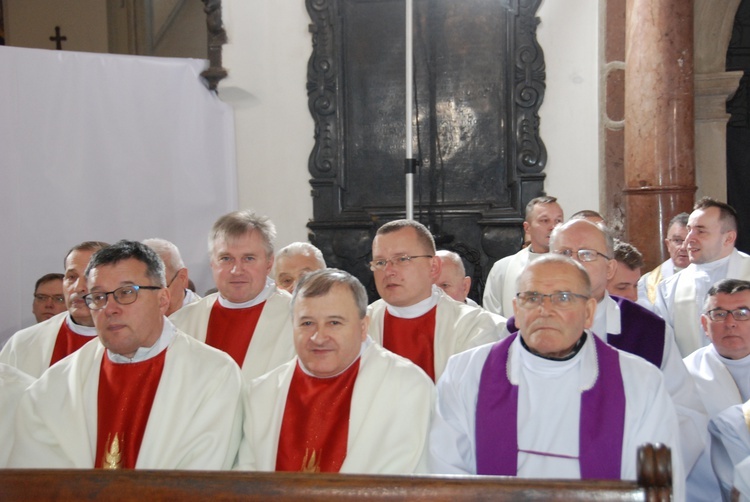 Uroczystości pogrzebowe śp. bp. A. Orszulika - cz.1