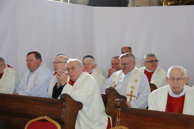 Uroczystości pogrzebowe śp. bp. A. Orszulika - cz.1