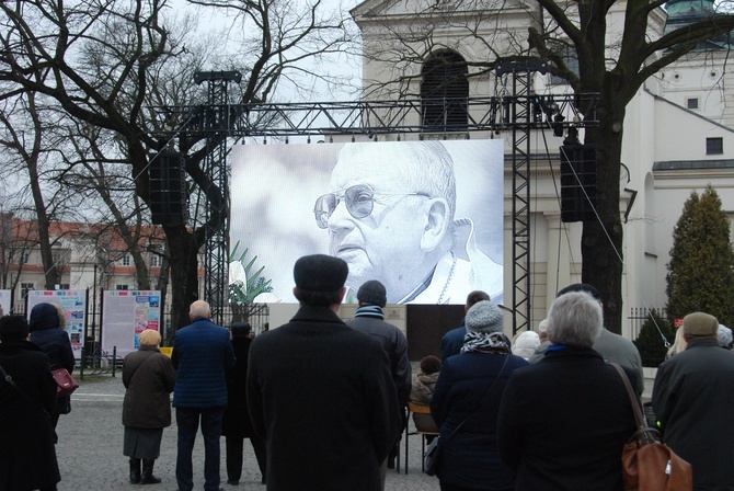 Uroczystości pogrzebowe śp. bp. A. Orszulika - cz.1