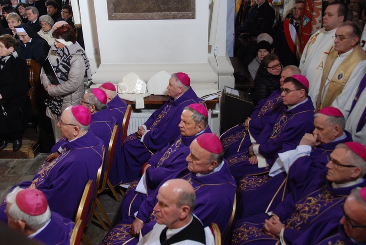 Uroczystości pogrzebowe śp. bp. A. Orszulika - cz.1