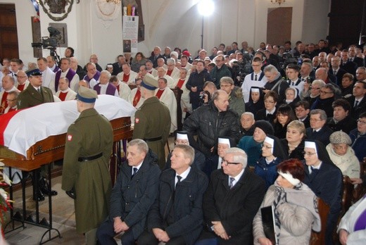 Uroczystości pogrzebowe śp. bp. A. Orszulika - cz.1