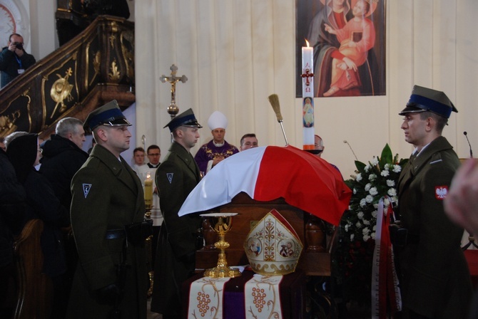 Uroczystości pogrzebowe śp. bp. A. Orszulika - cz.1