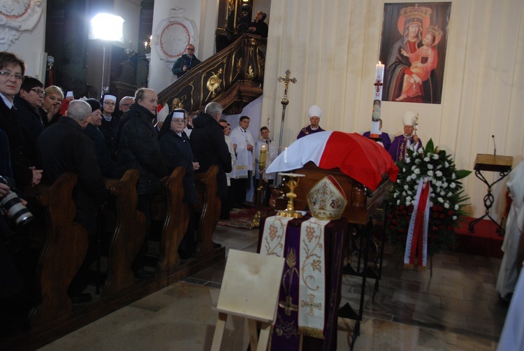 Uroczystości pogrzebowe śp. bp. A. Orszulika - cz.1