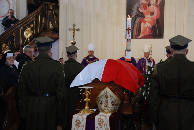 Uroczystości pogrzebowe śp. bp. A. Orszulika - cz.1