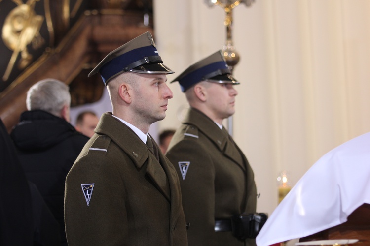 Uroczystości pogrzebowe śp. bp. A. Orszulika - cz.1