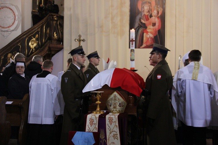 Uroczystości pogrzebowe śp. bp. A. Orszulika - cz.1