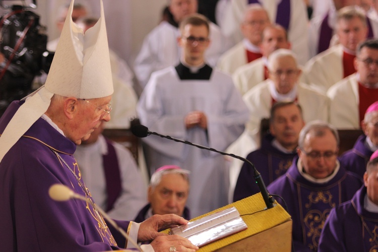 Uroczystości pogrzebowe śp. bp. A. Orszulika - cz.1