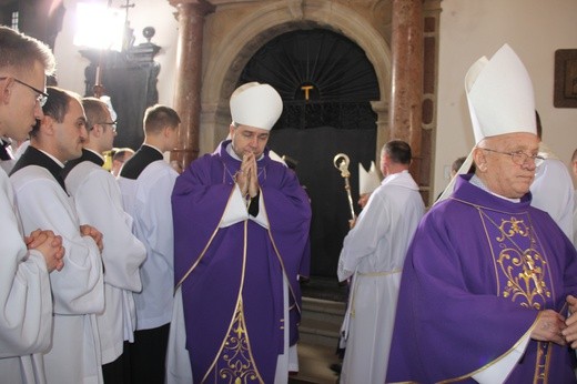 Uroczystości pogrzebowe śp. bp. A. Orszulika - cz.1