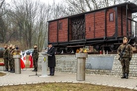 Bytom: obchody Dnia Pamięci Żołnierzy Wyklętych pod pomnikiem ofiar Tragedii Górnośląskiej