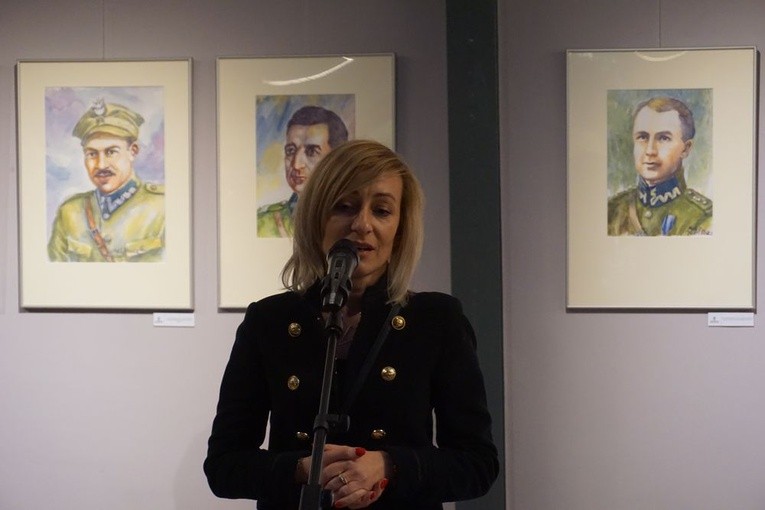 Galeria obrazów Józefa Obacza to ponad 50 portretów żołnierzy wyklętych