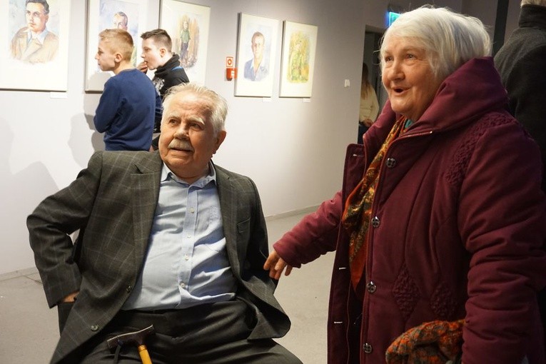 Galeria obrazów Józefa Obacza to ponad 50 portretów żołnierzy wyklętych