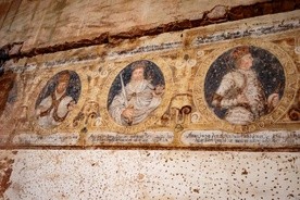 Odnalezione malowidła na jednej ze ścian