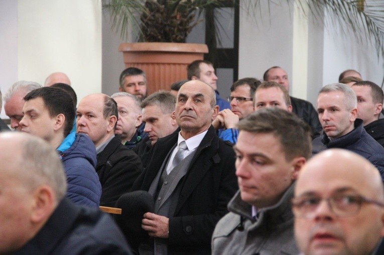 Kurs dla nadzwyczajnych szafarzy Komunii Świętej w Tarnowie