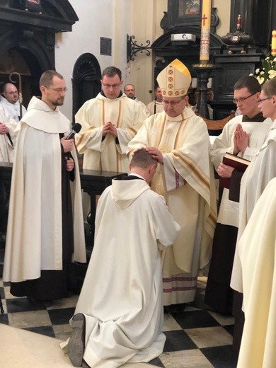 Święcenia diakonatu br. Piotra Zerzuchy, karmelity bosego