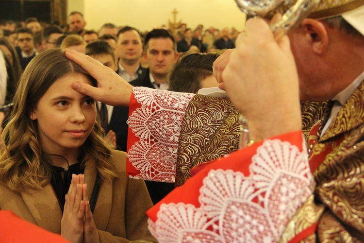 Bierzmowanie w parafii Krzyża św. w Dębicy