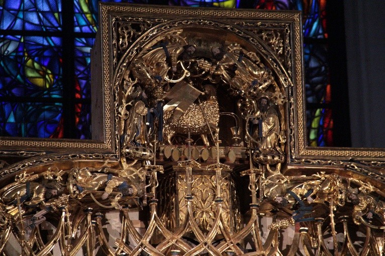 Odsłonięto ołtarz Koronacji Najświętszej Marii Panny