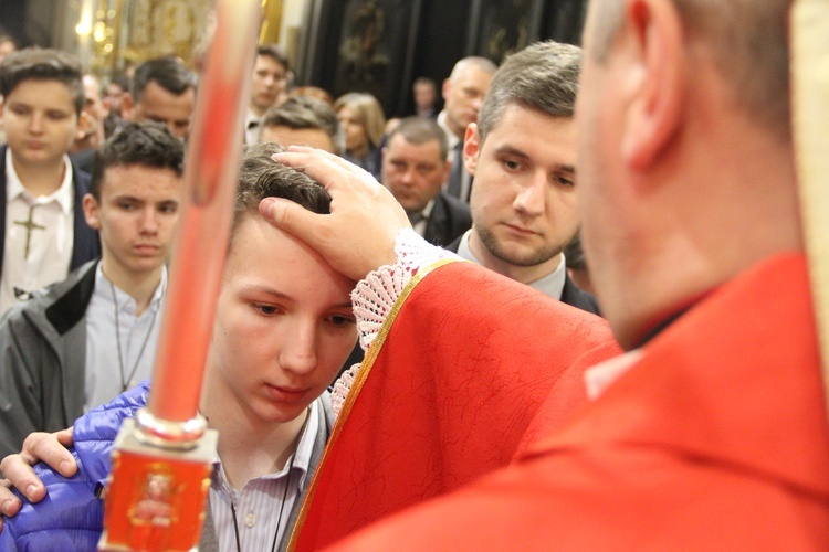 Bierzmowanie w bocheńskiej bazylice - I Msza św.