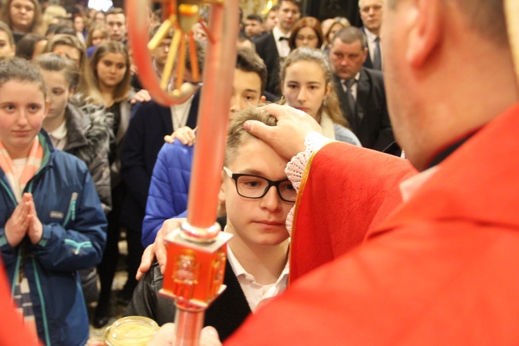 Bierzmowanie w bocheńskiej bazylice - I Msza św.