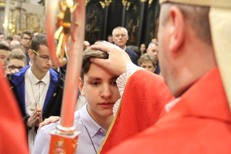 Bierzmowanie w bocheńskiej bazylice - I Msza św.