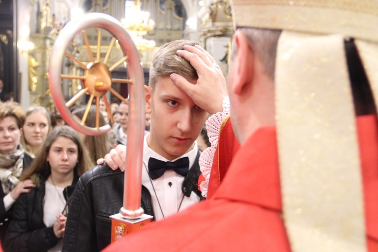 Bierzmowanie w bocheńskiej bazylice - I Msza św.